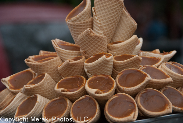 Photo of cones filled with dulce de leche